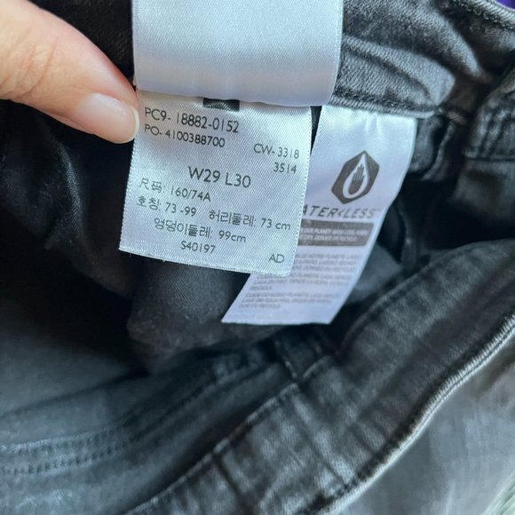 Levi's 721 10" High-Rise Skinny Jeans Dark Gray Wash Grey Raw Hem Jeans Size 29 - Picture 9 of 9